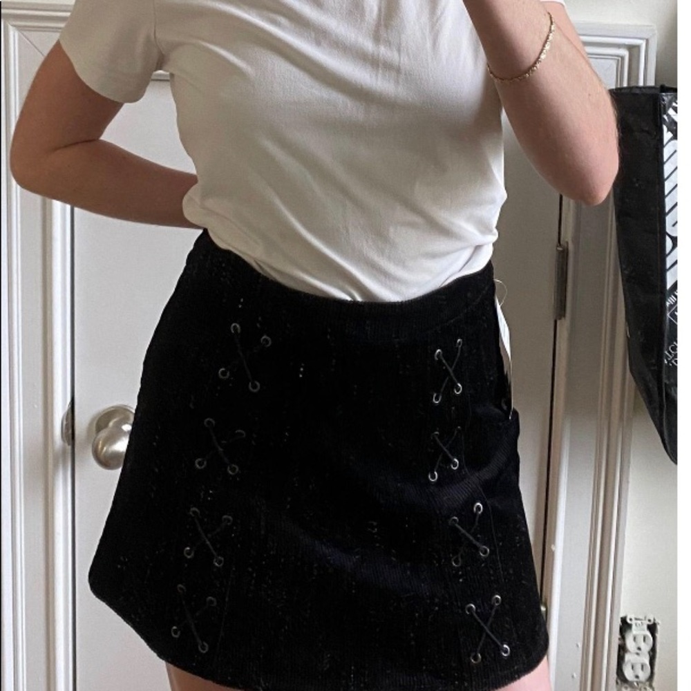 Newbury Kustom Skirt